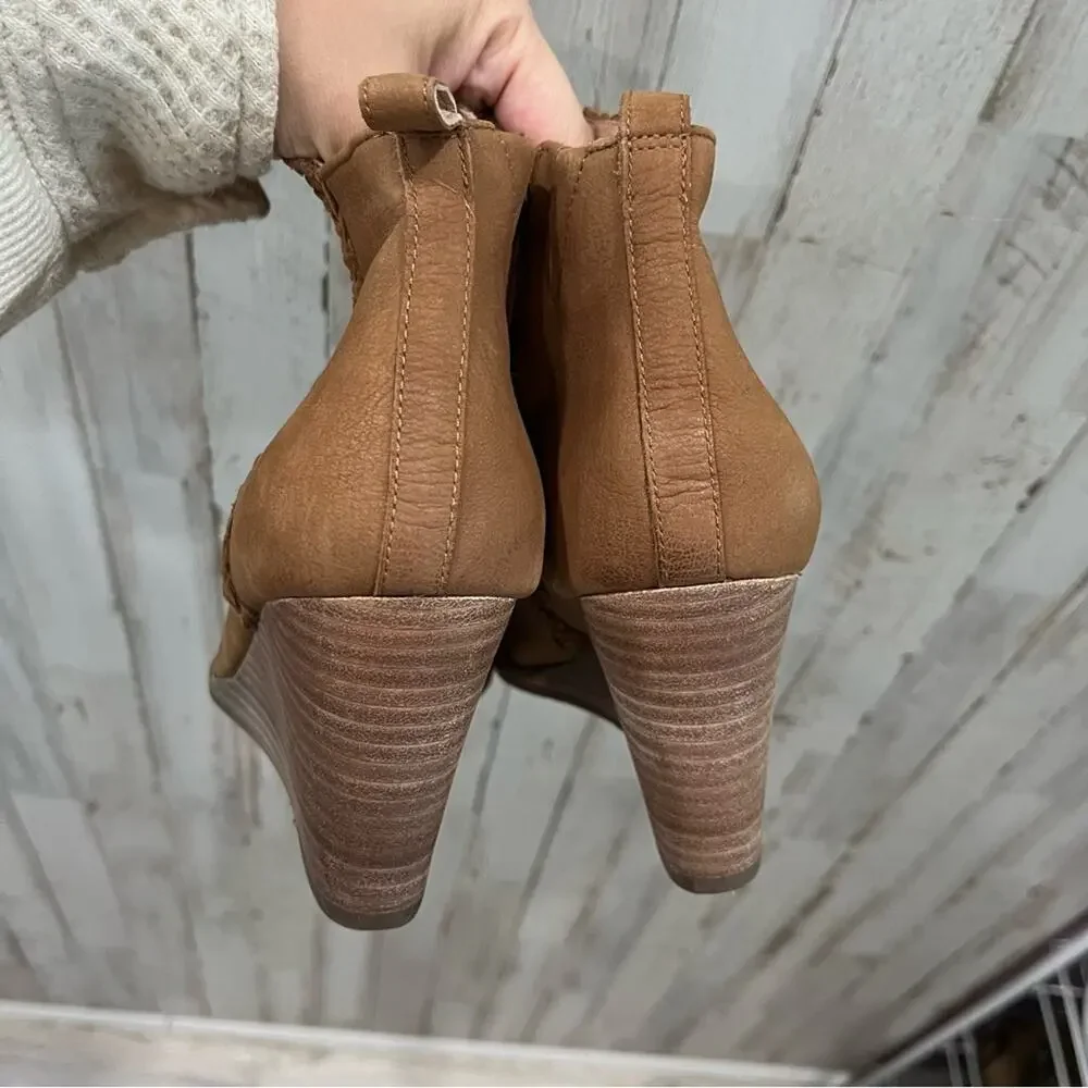 NWOT Caslon Brown Wedge Heel Ankle Boots Leather Size 6.5 Medium